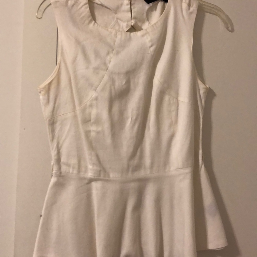 What sleeveless peplum top